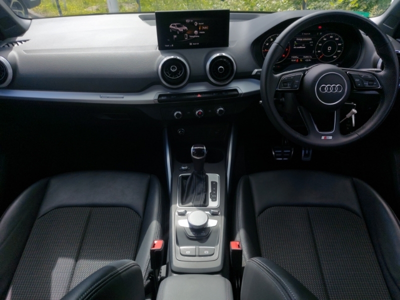 Audi Q2 35 Tfsi S Line S Tronic Black #3