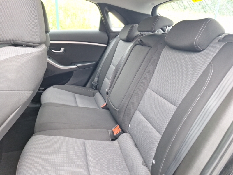 Hyundai I30 1.6 Crdi Blue Drive Se Black #6