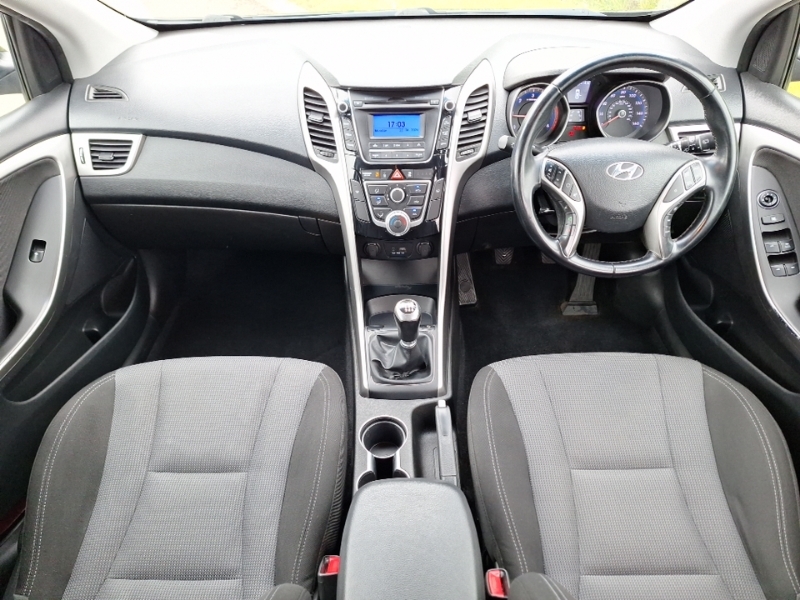 Hyundai I30 1.6 Crdi Blue Drive Se Black #3