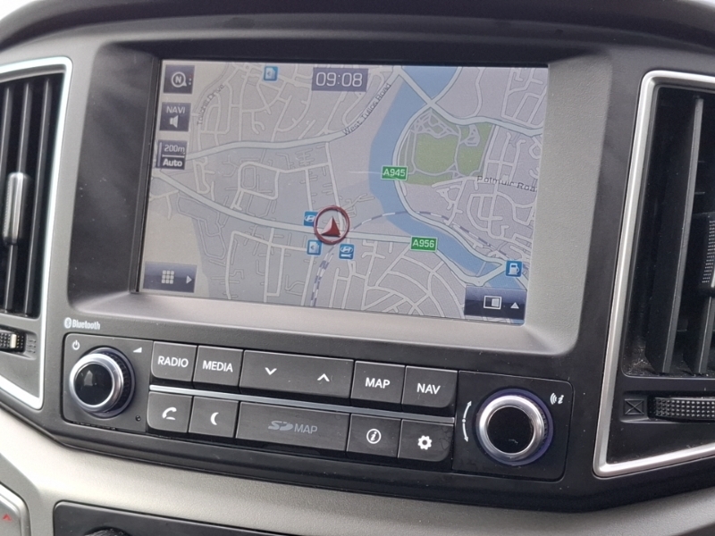 Hyundai I800 Crdi Se White #11