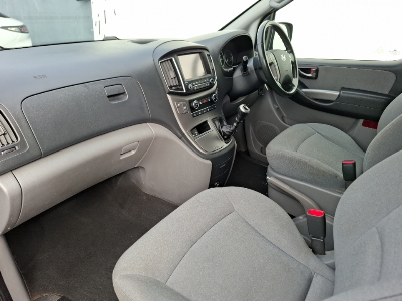 Hyundai I800 Crdi Se White #5