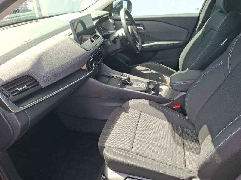 Nissan Qashqai 1.3 Dig-t Mh 158 Acenta Premium Xtronic Black #5