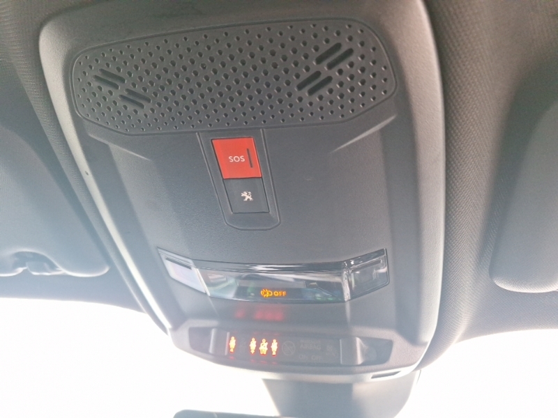 Peugeot e-2008 Active Premium Red #16