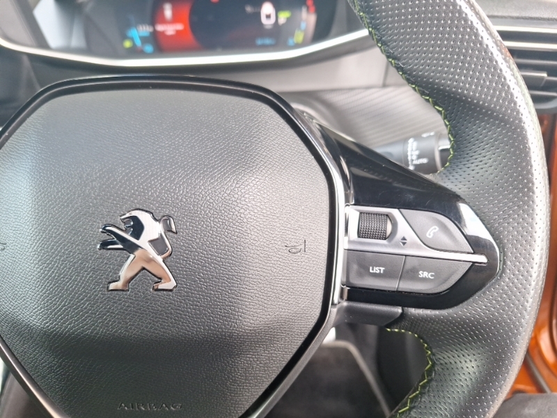 Peugeot e-2008 Active Premium Red #13