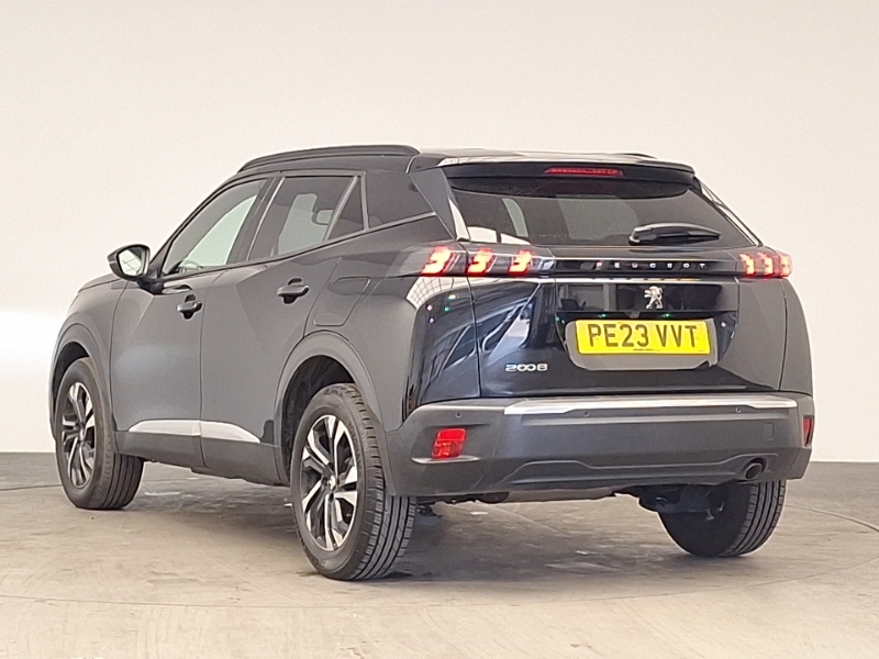 Peugeot 2008 1.2 Puretech Allure Premium Black #2