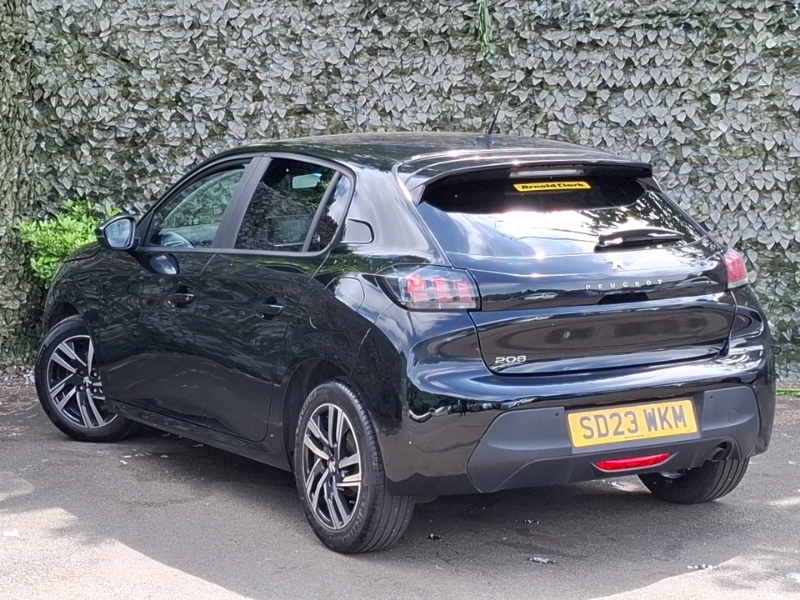 Peugeot 208 1.2 Puretech Active Premium Black #2