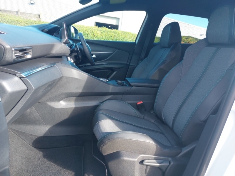 Peugeot 3008 1.2 Hybrid 136 Allure E-dsc6 White #5