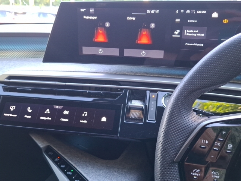Peugeot 3008 Hatchback  #15