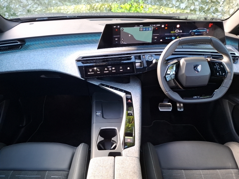 Peugeot 3008 157Kw Gt 73Kwh Black #3
