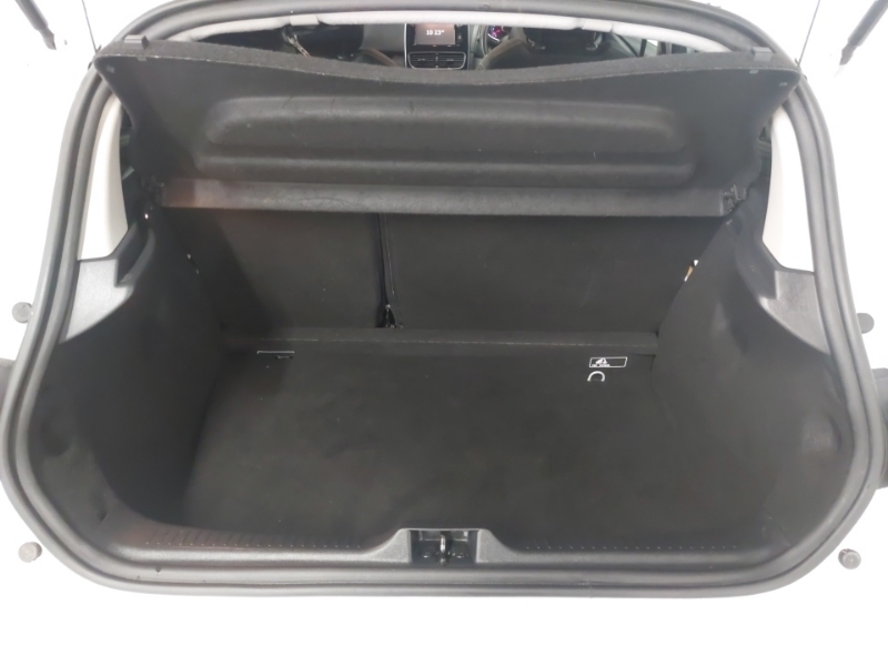 Renault Clio Iconic Dci White #18