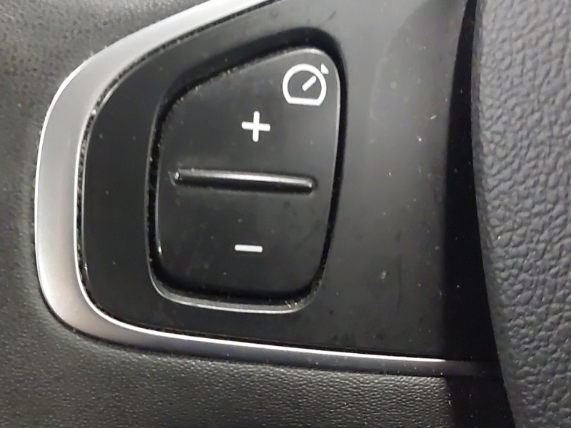 Renault Clio Iconic Dci White #12