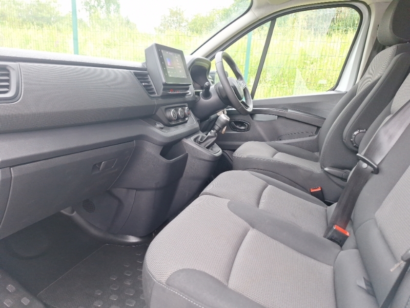 Renault Trafic Sl30 Blue Dci 130 Advance Safety Van White #5