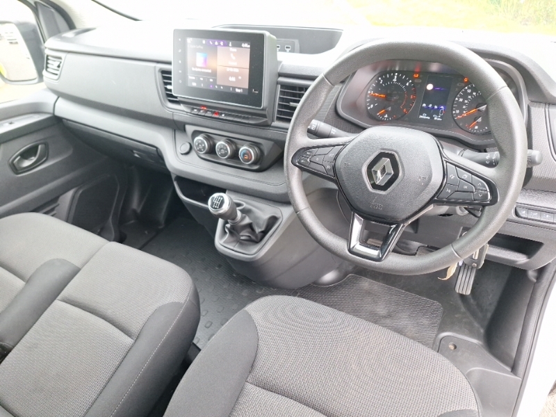 Renault Trafic Sl30 Blue Dci 130 Advance Safety Van White #3
