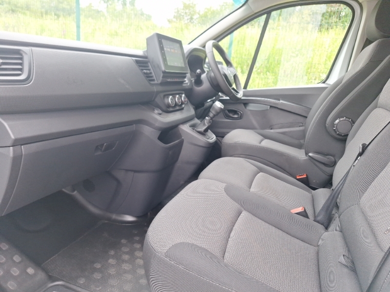 Renault Trafic Sl30 Blue Dci 130 Advance Van White #5