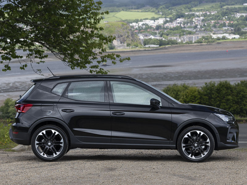 Seat Arona 1.0 Tsi 115 Fr Sport Dsg Black #4