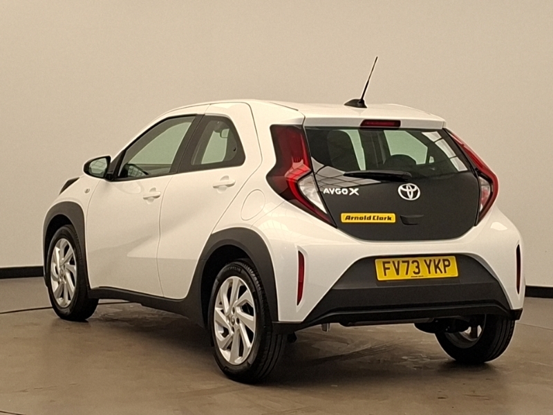 Toyota Aygo X 1.0 Vvt-i Pure FV73YKP White #2