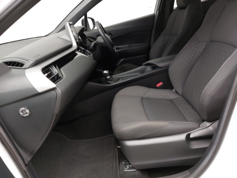 Toyota C-Hr 1.8 Hybrid Icon Cvt White #5