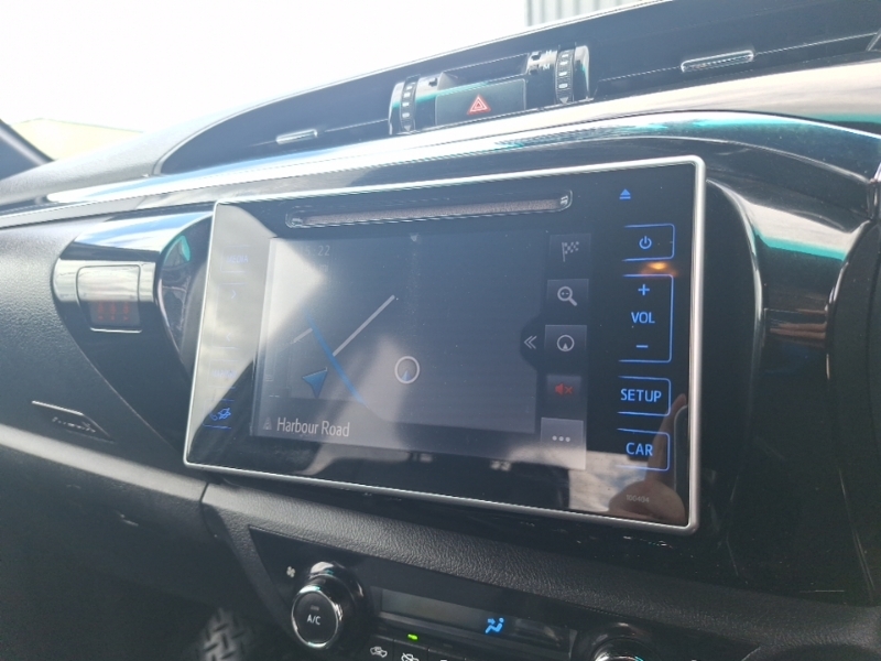 Toyota HILUX Active 4X4 White #10