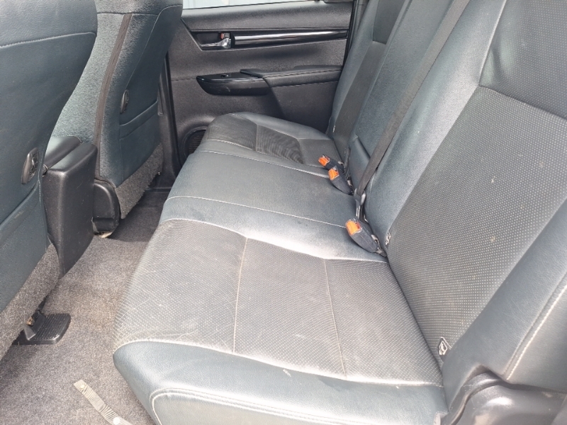 Toyota HILUX Invincible X Ltd Ed Dcab Pup 2.4 D-4d 3.5T Silver #6