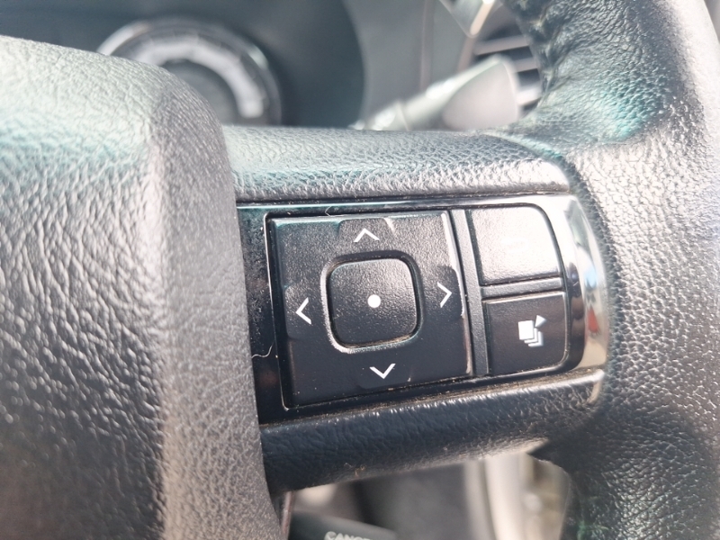 Toyota HILUX Active 4X4 White #13