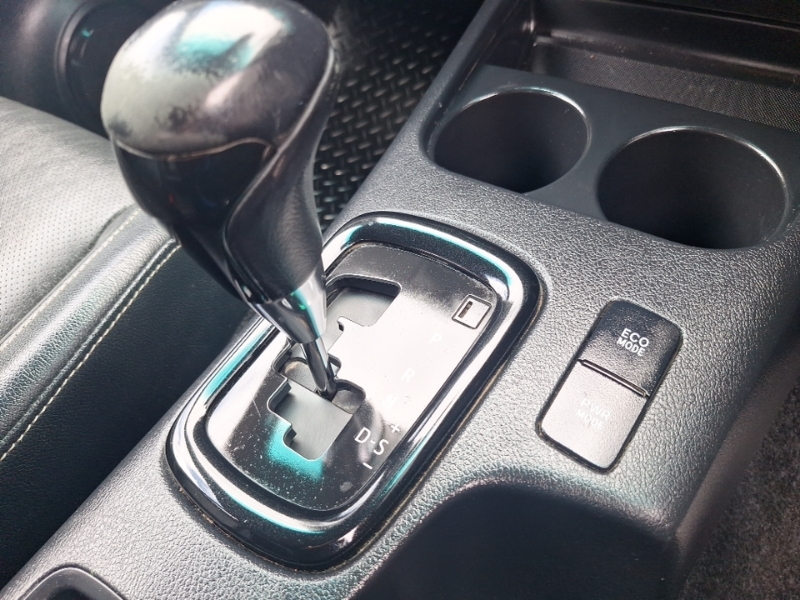 Toyota HILUX Active 4X4 White #16