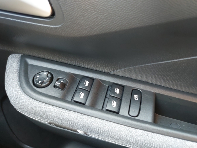Vauxhall Frontera 54Kwh Design Suv Extended Range Blue #17