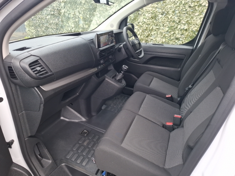 Vauxhall Vivaro 1.5 Turbo D 120 Pro H1 Van White #5