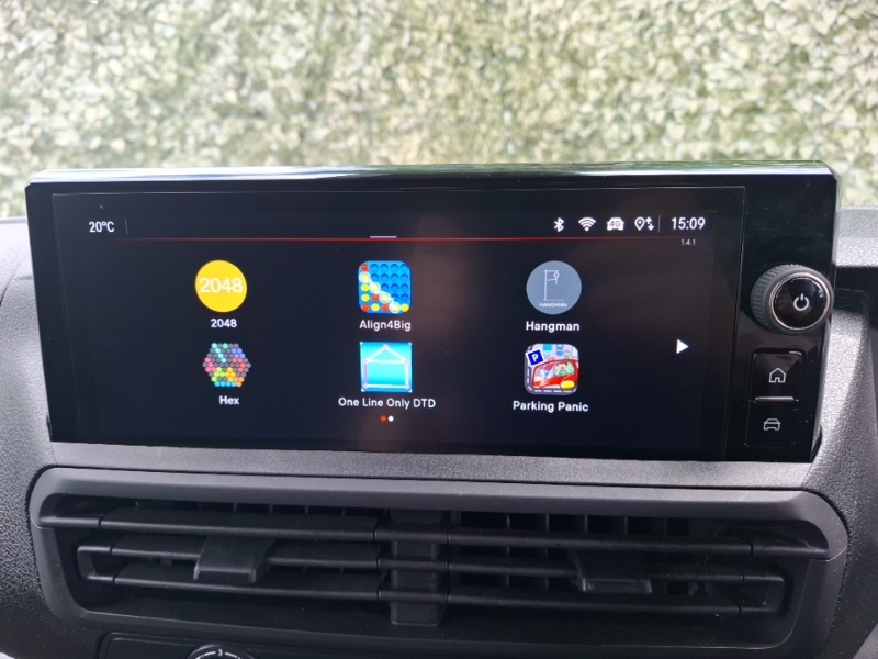 Vauxhall Vivaro Pro White #17