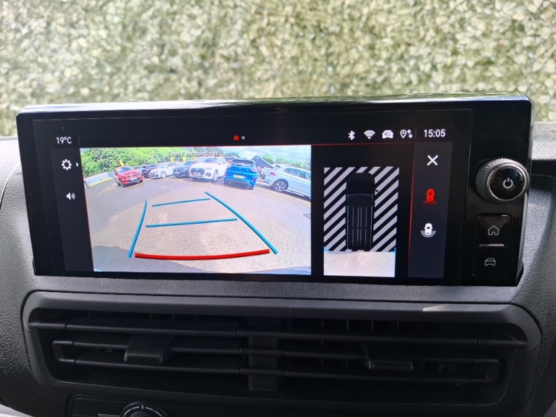Vauxhall Vivaro Pro White #9