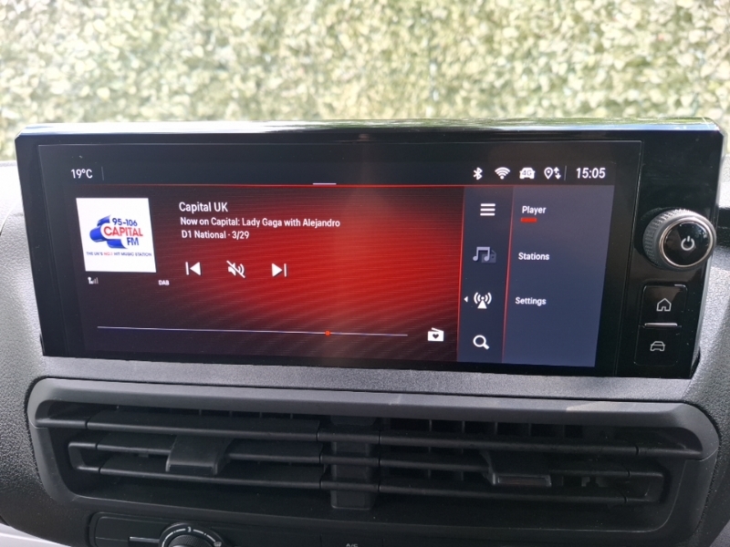 Vauxhall Vivaro Pro White #11