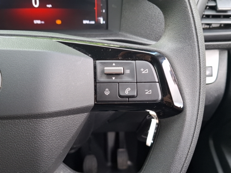 Vauxhall Vivaro Pro White #13