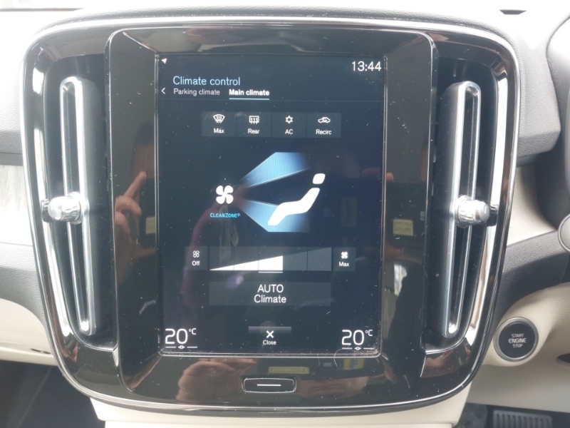 Volvo XC40 R Design Silver #15
