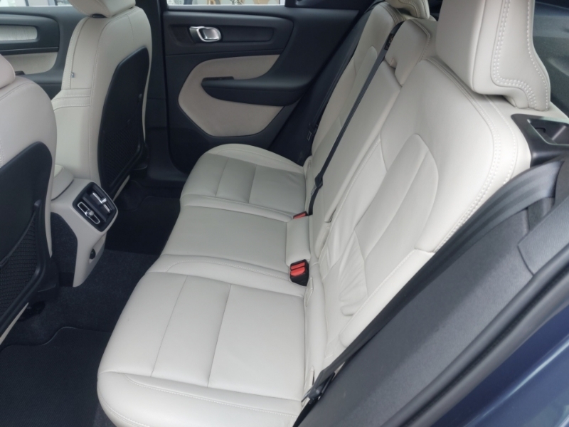 Volvo XC40 1.5 T3 163 Inscription Geartronic Blue #6
