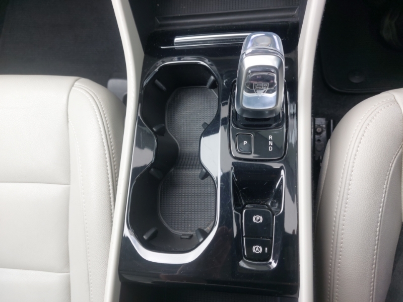 Volvo XC40 R Design Silver #17
