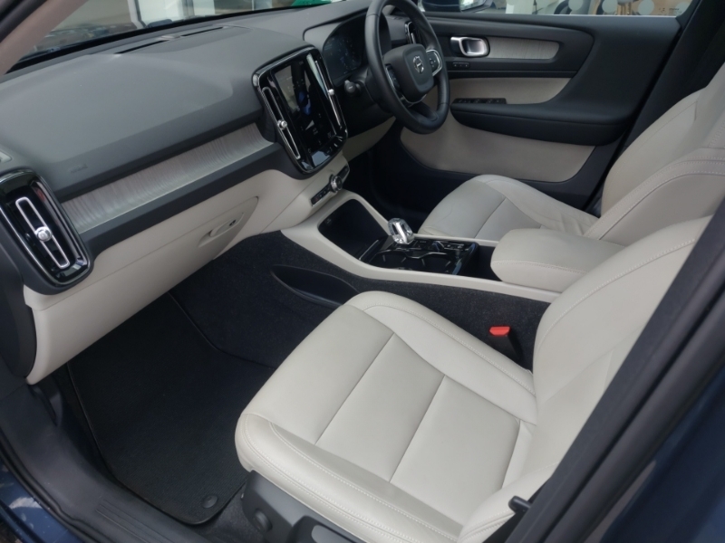 Volvo XC40 1.5 T3 163 Inscription Geartronic Blue #5
