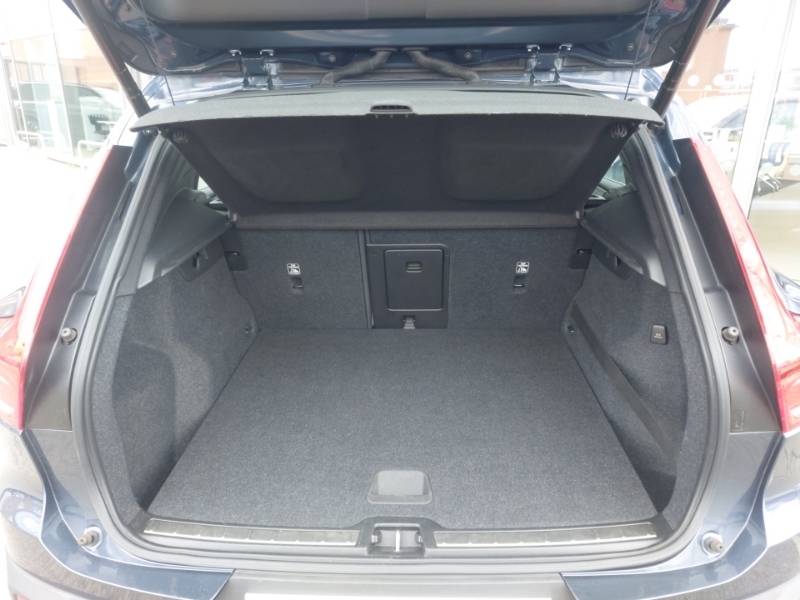 Volvo XC40 R Design Silver #18