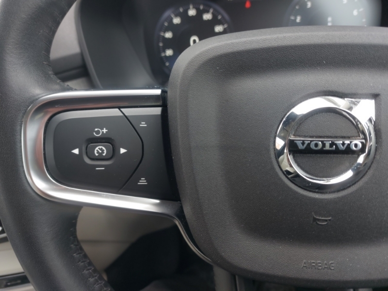 Volvo XC40 R Design Silver #12