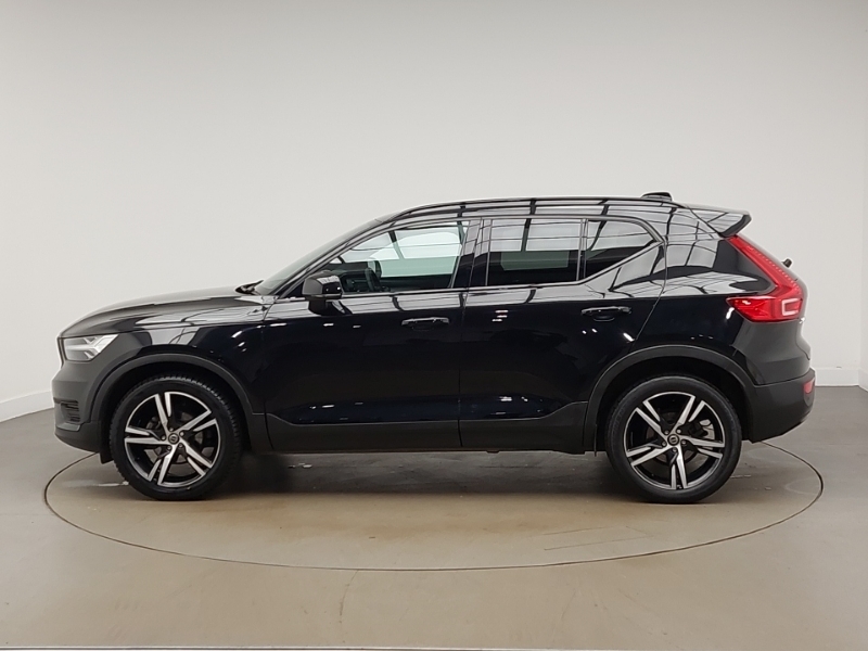 Volvo XC40 1.5 T3 163 R Design Geartronic Black #4