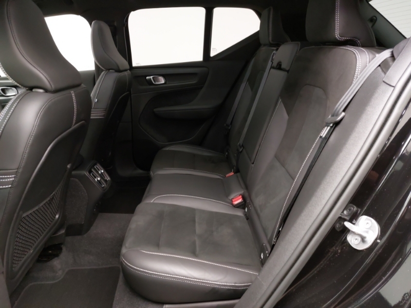 Volvo XC40 1.5 T3 163 R Design Geartronic Black #6