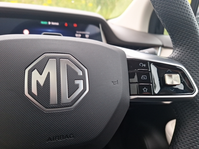MG MGS6 77Kwh Trophy Suv 4Wd 361 Ps WL75BUA Red #13