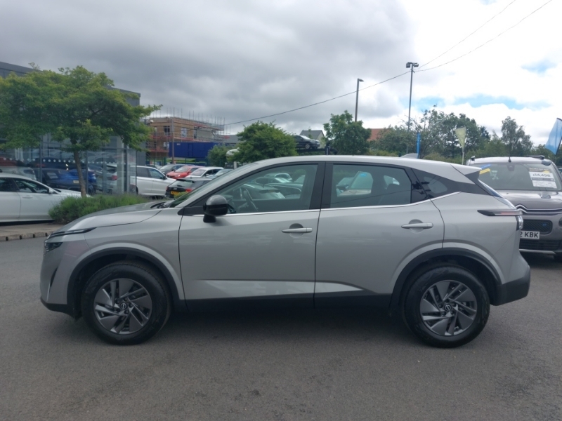 Nissan Qashqai 1.3 Dig-t Mh 158 Acenta Premium Xtronic Silver #4