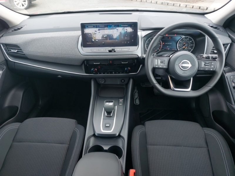 Nissan Qashqai 1.3 Dig-t Mh 158 Acenta Premium Xtronic Silver #3