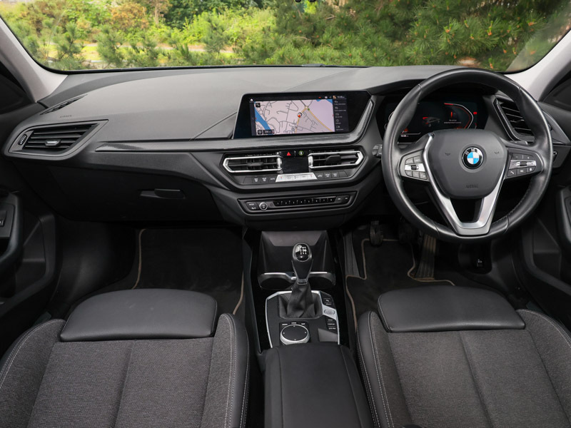 BMW 1 Series 118I 136 Sport Live Cockpit Professional Black #4