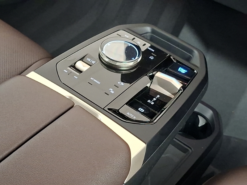 BMW iX IX Xdrive50 M Sport Edition Black #10