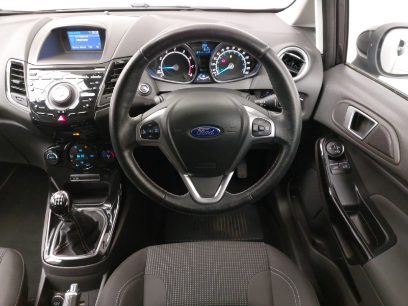 Ford Fiesta 1.2 Style 59 Bhp Red #8