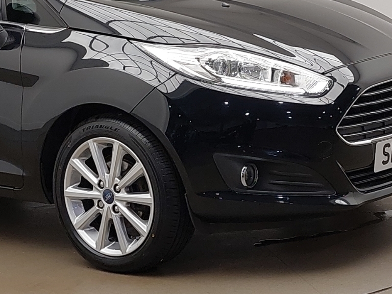 Ford Fiesta 1.2 Style 59 Bhp Red #20