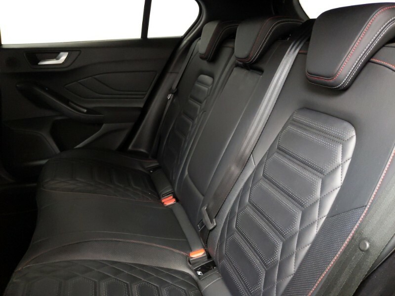 Ford Focus 1.0 Ecoboost Hybrid Mhev 155 St-line X Black #6