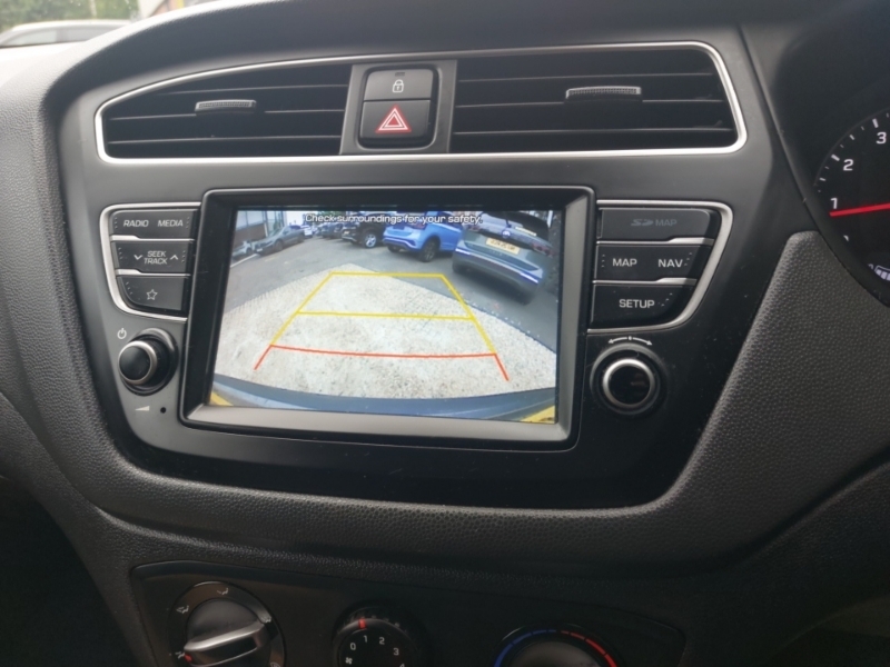 Hyundai I20 1.2 Mpi Se Red #9