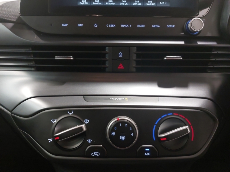 Hyundai I20 Premium Green #15