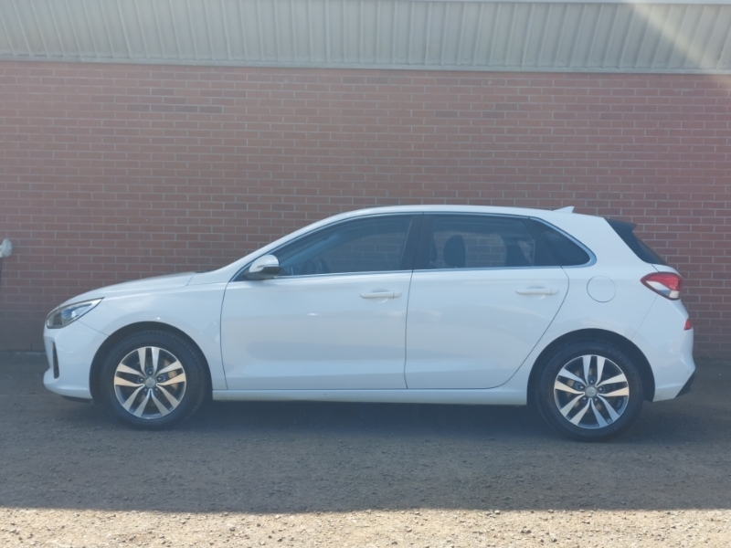 Hyundai I30 1.6 Crdi Se Nav White #4